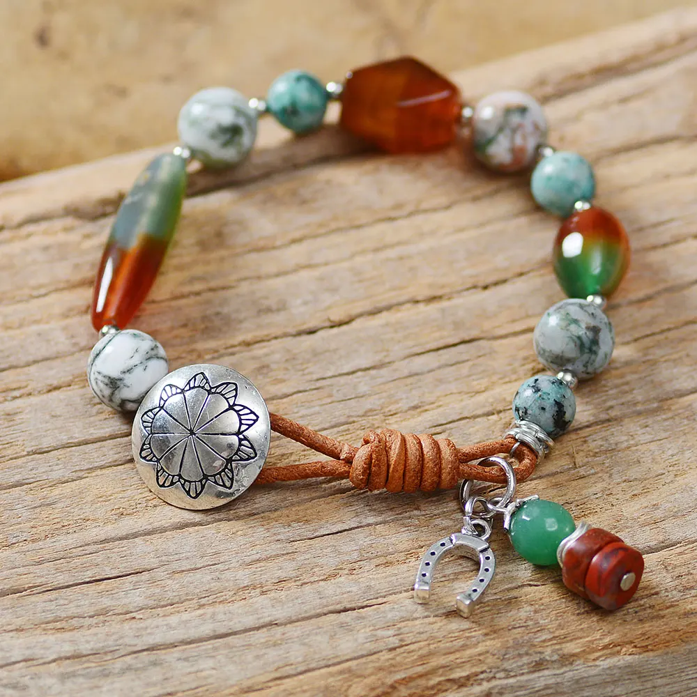 Уникальная смесь природных камней браслет с кнопкой из сплава ручной работы