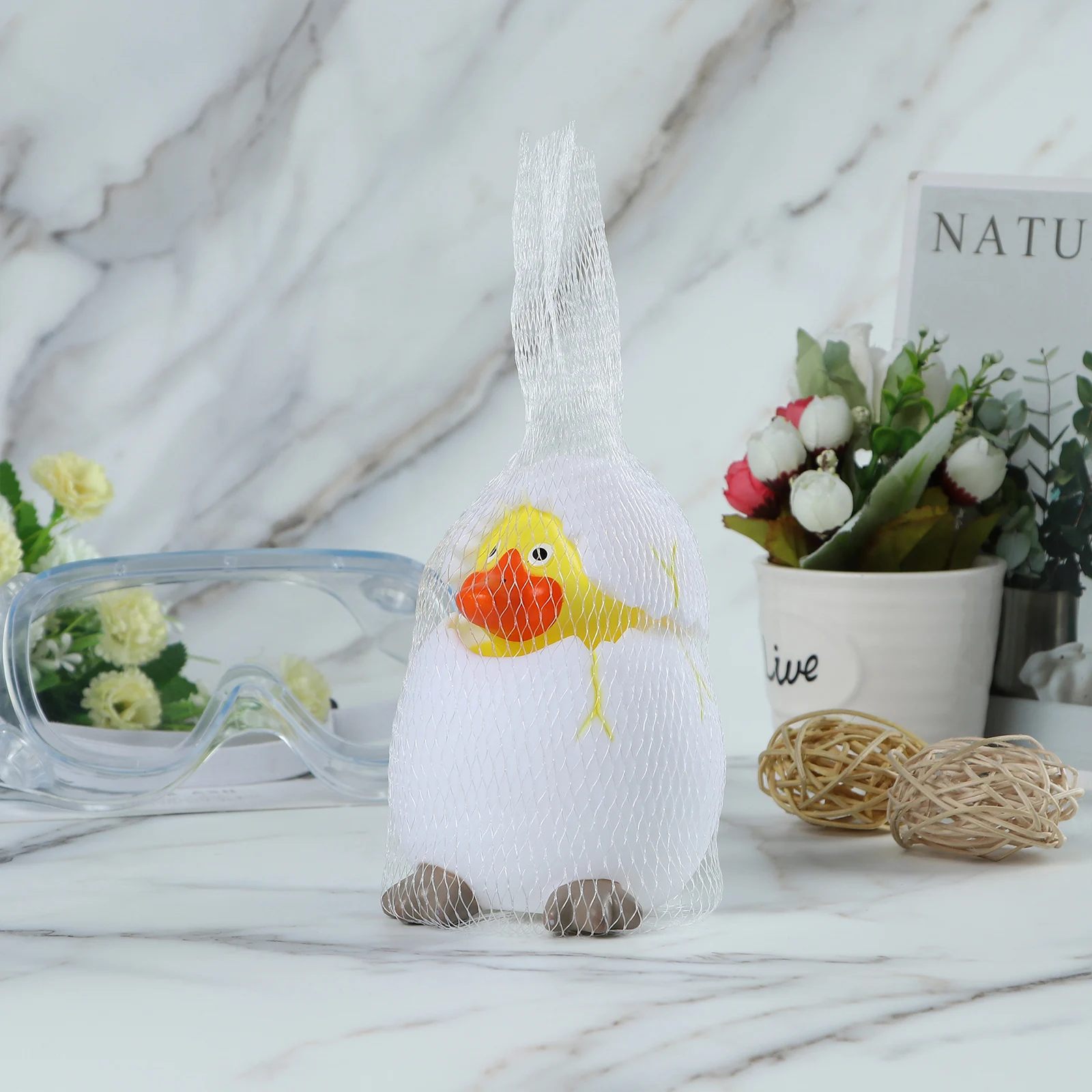 

Funny Cartoon Eggshell Duck Squeeze Vent Figurine Child Adult Decompression Sound Toy Gift Squeeze Toy