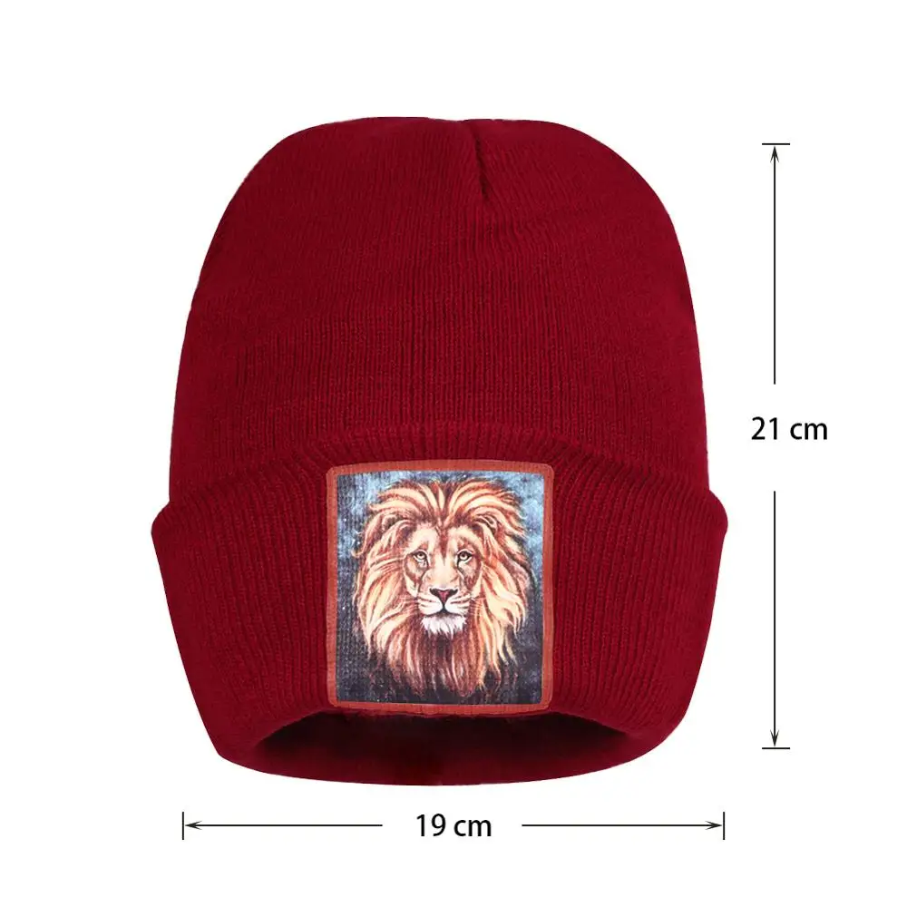 Мужская вязаная шапка Красная с рисунком льва куполообразная теплая зимняя