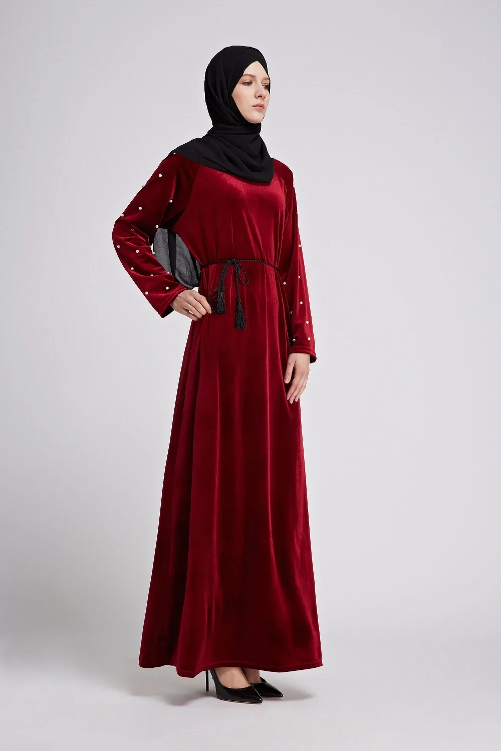 

Elegant Muslim Velvet Abaya Maxi Dress Beading Tunic Long Robe Kimono Jubah Ramadan Arabic Dubai Caftan Islamic Prayer Clothing