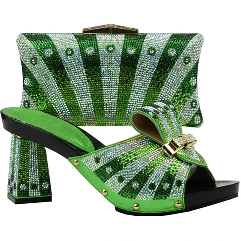 Женская обувь красного цвета с подходящими сумками в комплекте распродажа