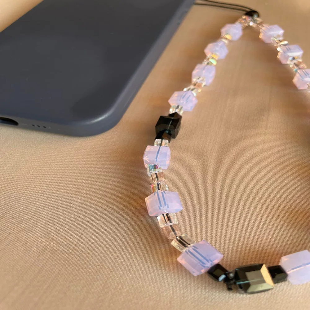 2021 fashion Korean mobile phone chain protein crystal beads lanyard ladies mobile phone chain strap accessories