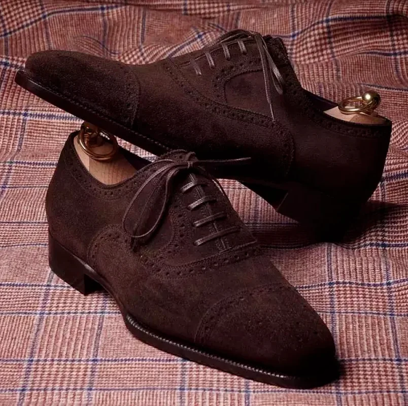 

High Quality Newest Fashion Men's Dress Shoes Classic Brown Faux Suede Premium Brogue Casual Shoes Zapatos De Hombre AG006