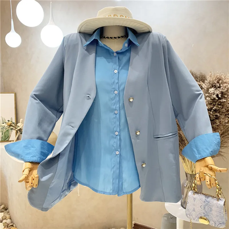

Coats & Jackets
