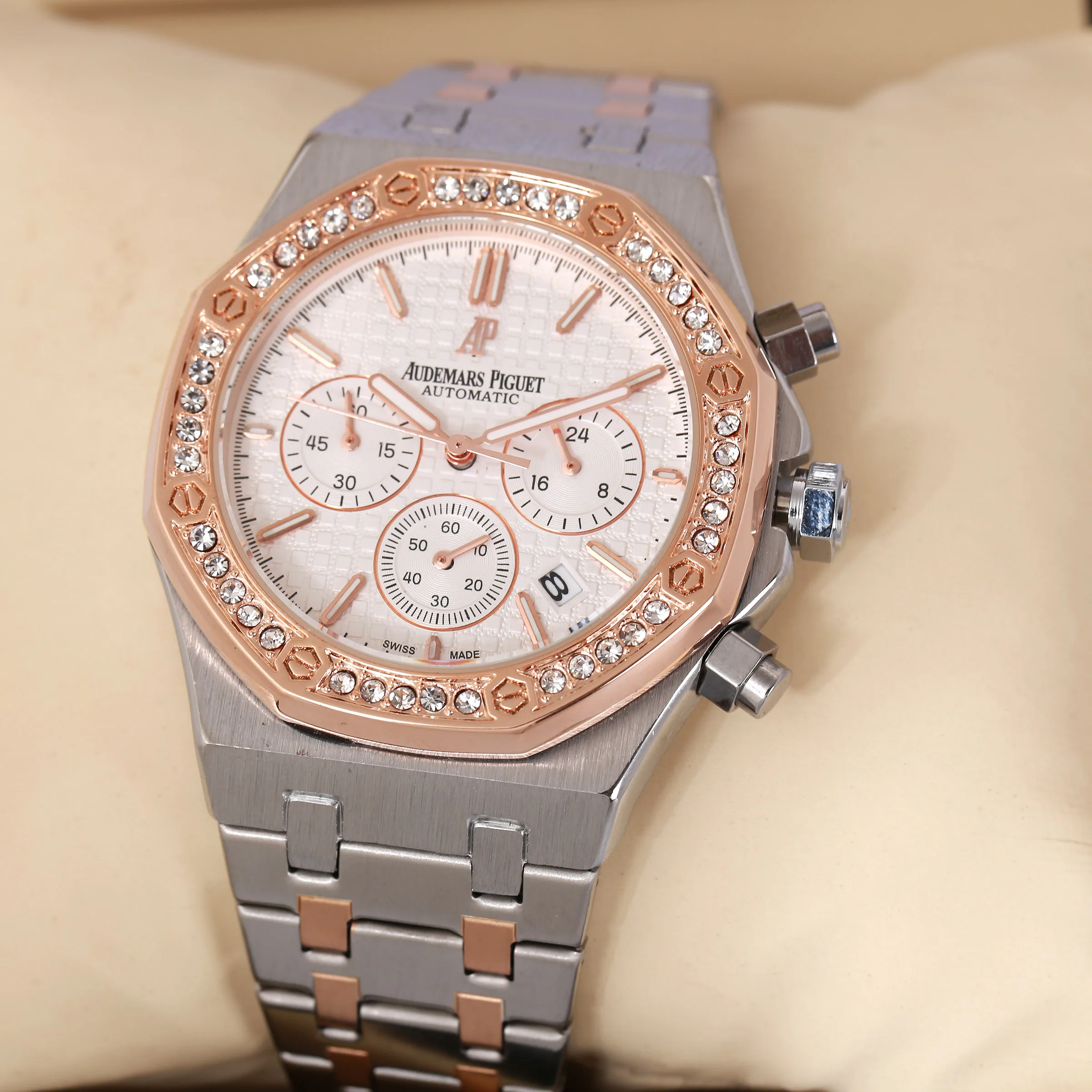 

New fashion classic men's high grade business watch waterproof watch wine barrel watch personality WATCH QUARTZ WATCH