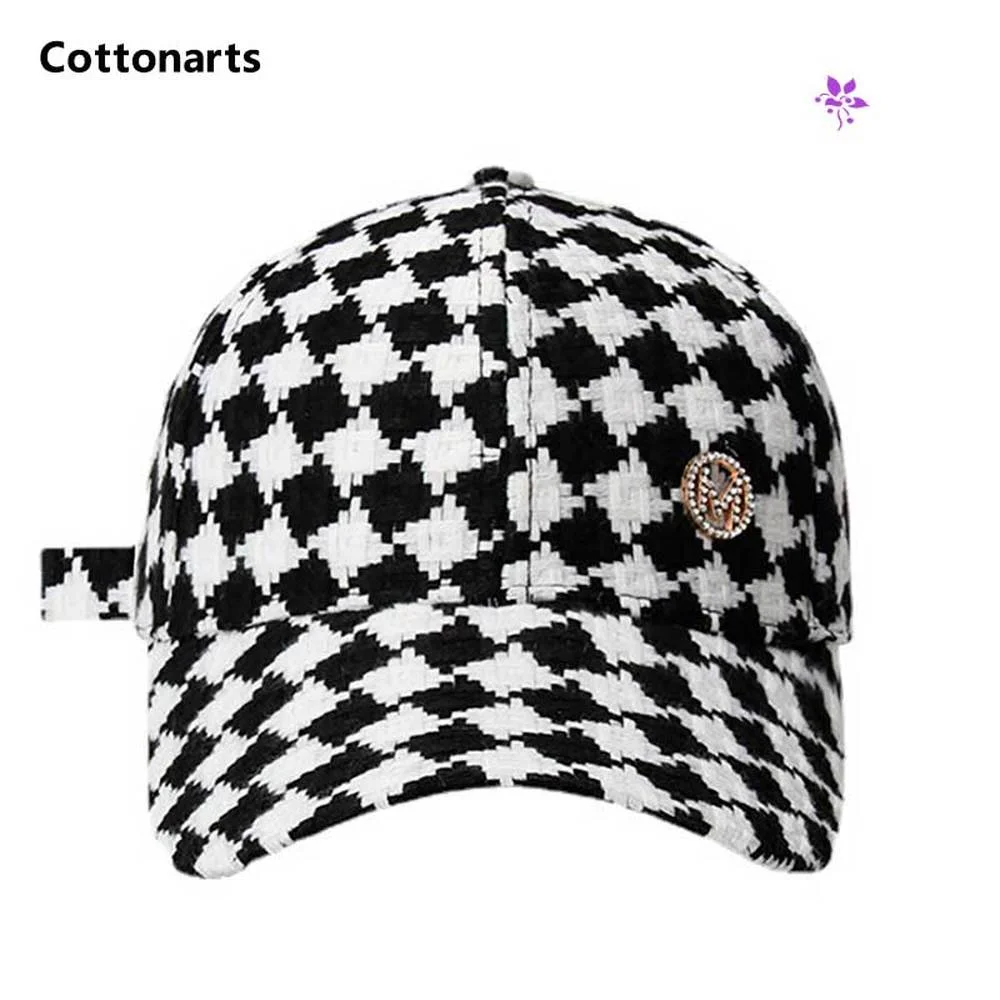 

Winter Lattice Tweed Cap with M Metal Mark Hip Hop Gorras Women Leisure Fashion Baseball Cap Cotton Girls Bone Hat Peaked Cap