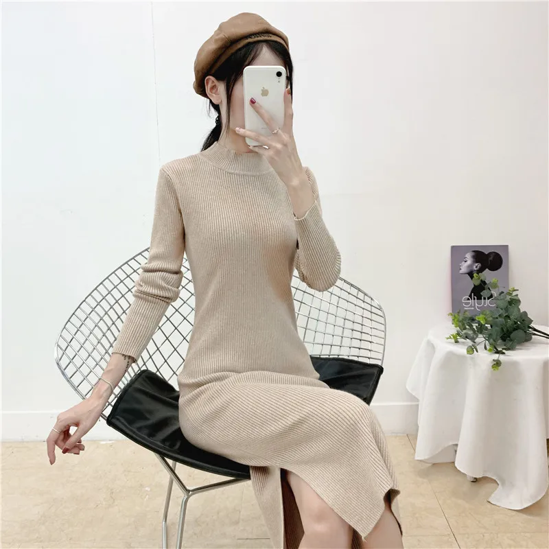 Элегантное Длинное платье свитер из органической кожи с высоким воротником