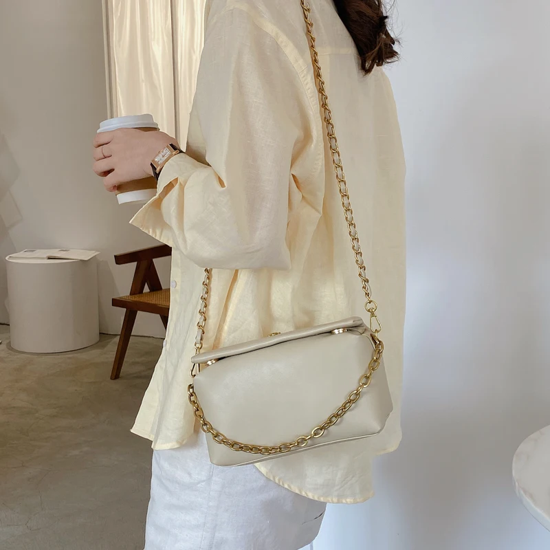 

Chains Fashion Square Apricot Women Crossbody Bag Magnetic Buttons Zipper Soft PU Handbag Designer Summer Women Shoulder Bag