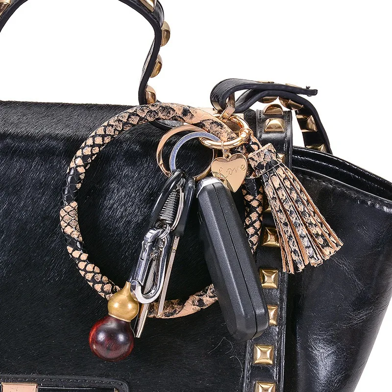 Полиуретановый браслет цепочка для ключей с кисточкой-сердцем подвеской большой