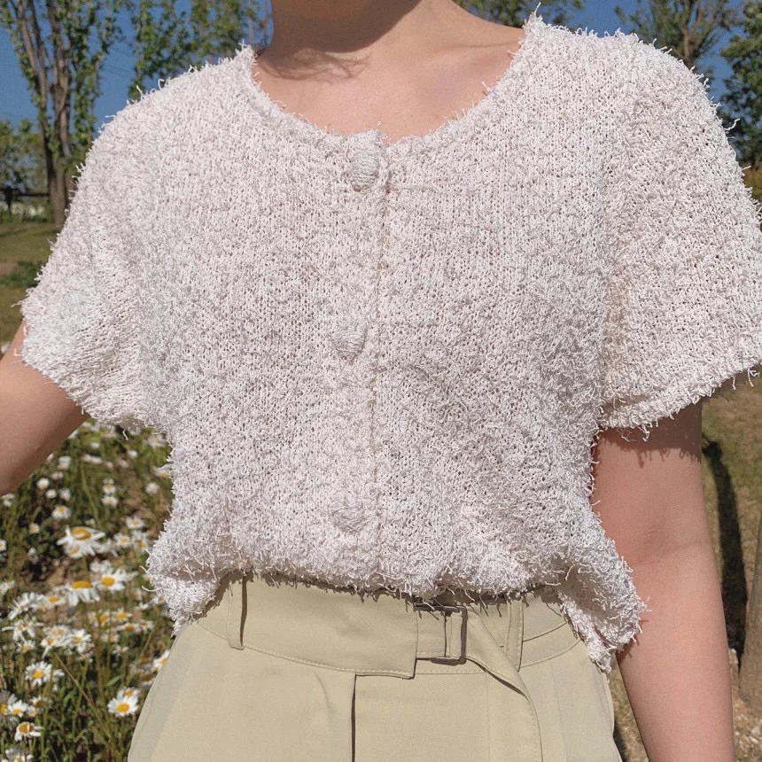 

Korean version of the simple gentle candy color round collar bag buckle wild plush velvet short-sleeved loose sweater top