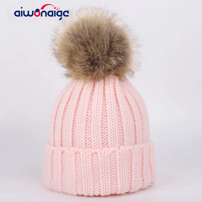 Однотонная детская вязаная шапка шарф из меха енота помпон теплая и удобная