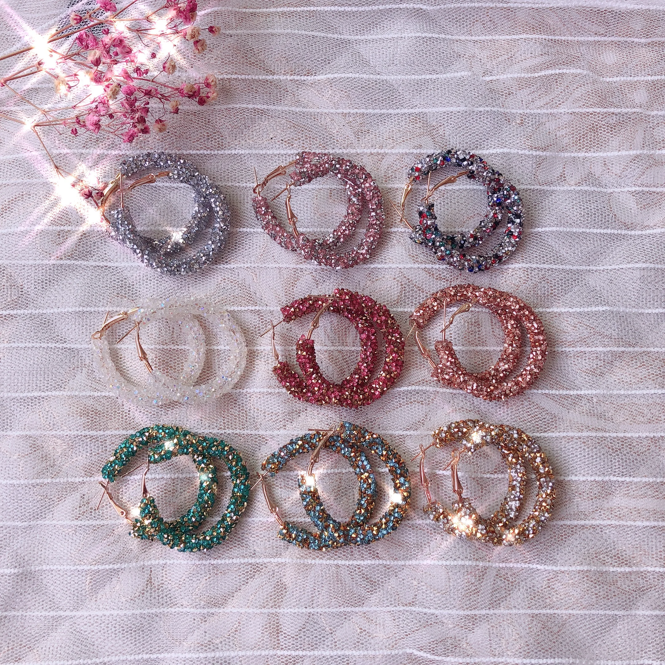 Женские серьги кольца с кристаллами круглые геометрические блестящие стразы