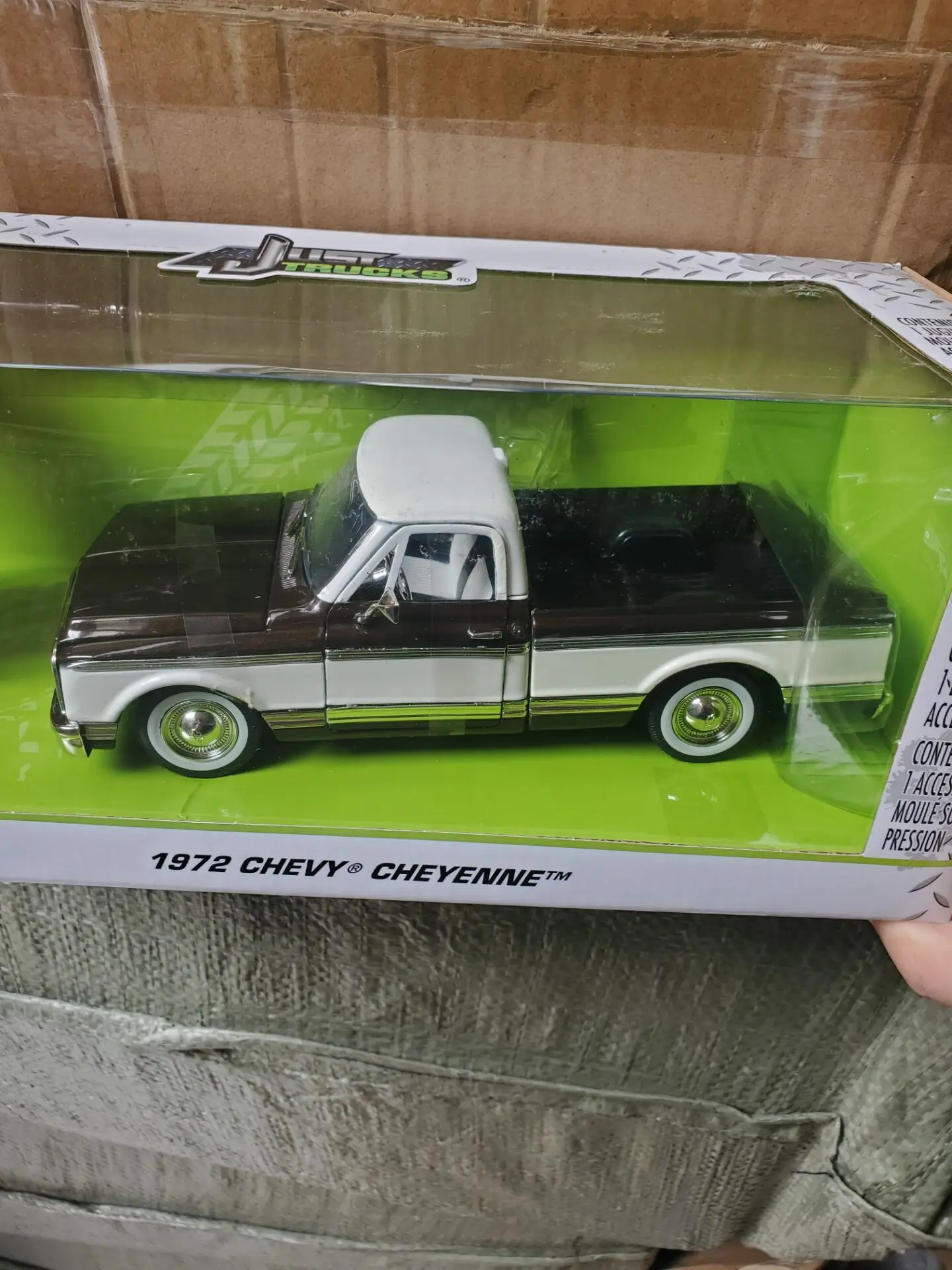 Литые модели автомобилей из сплава для Chevrolet 1/24 коллекция сувенирных украшений
