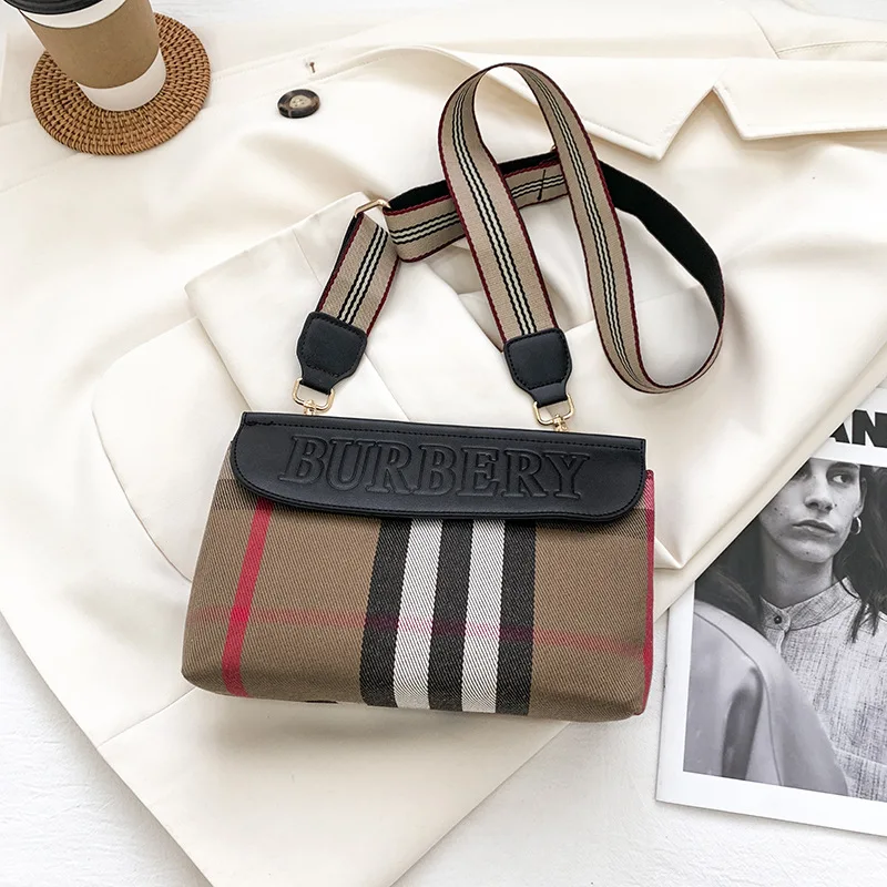 

Новинка 2022, модная женская маленькая квадратная сумка-мессенджер, роскошная брендовая Дизайнерская кожаная сумка через плечо, подходит для...