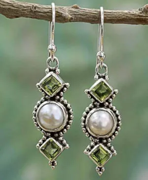 

Silver Plated Vintage Thai Silver Pearl Earrings Creative Women's Square Diamond Olive Green Long Earrings Women Jewelry