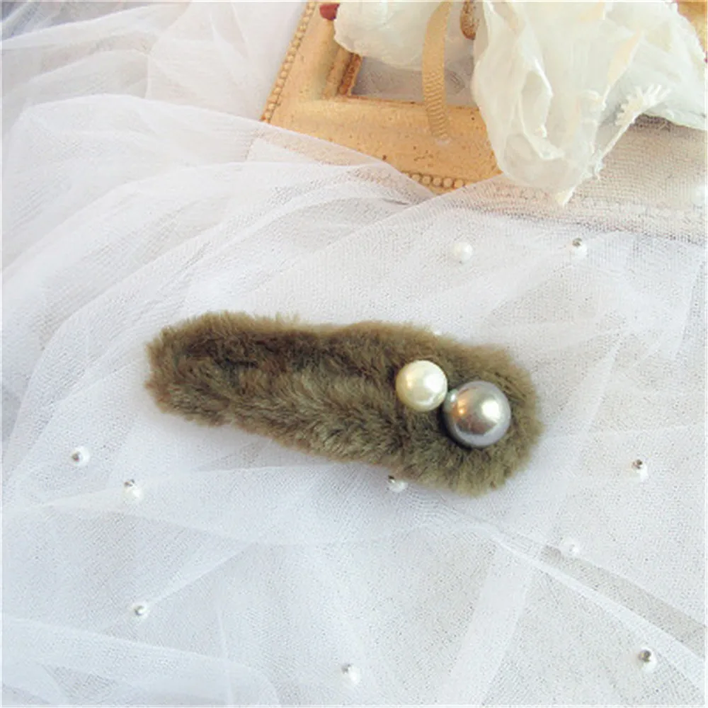 

New Hot Korea Winter Plush Solid Color Faux Fur Hairpin Hair Clips Sweet Girls Pearl Barrettes Fashion Hairpins Hair Accessories