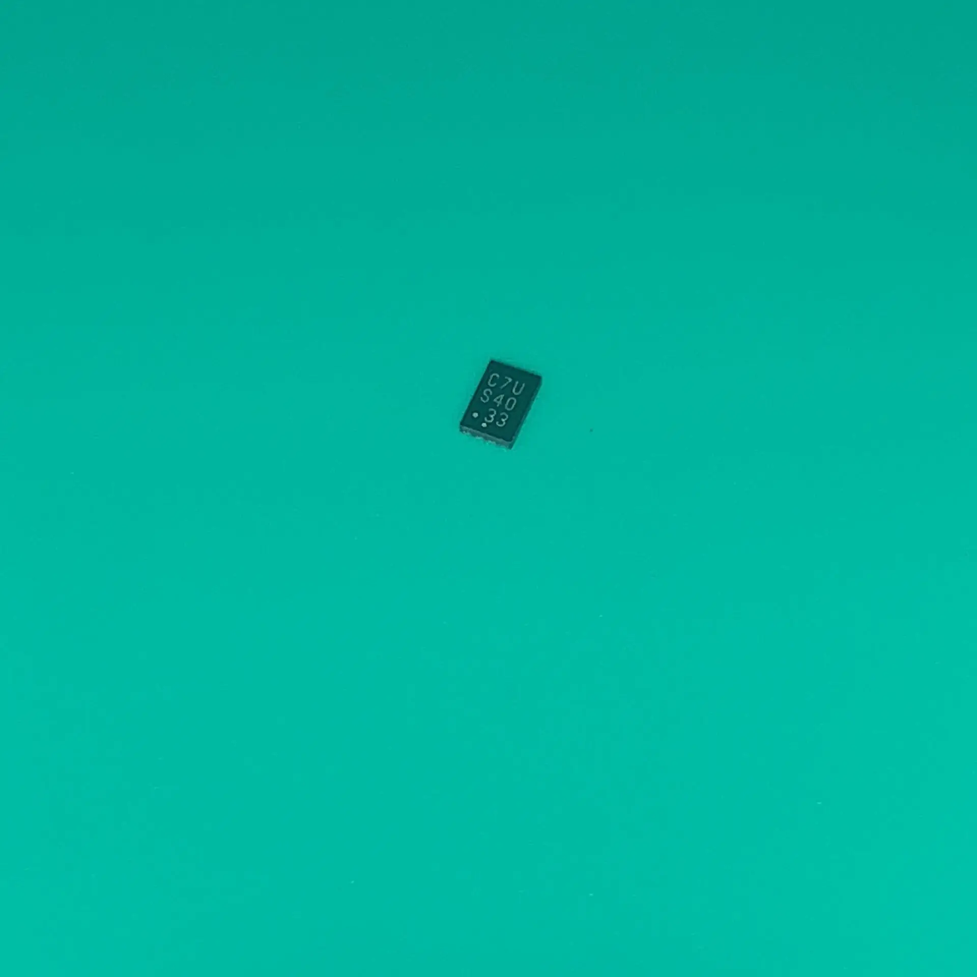10 шт./лот CAT24C128HU4IGT3 UDFN8 C7U CAT24C128HU4 IGT3 IC EEPROM 128 кбит I2C 1 МГц 8udfn CAT24C128HU 4IGT3 CAT24C 128HU4IGT3