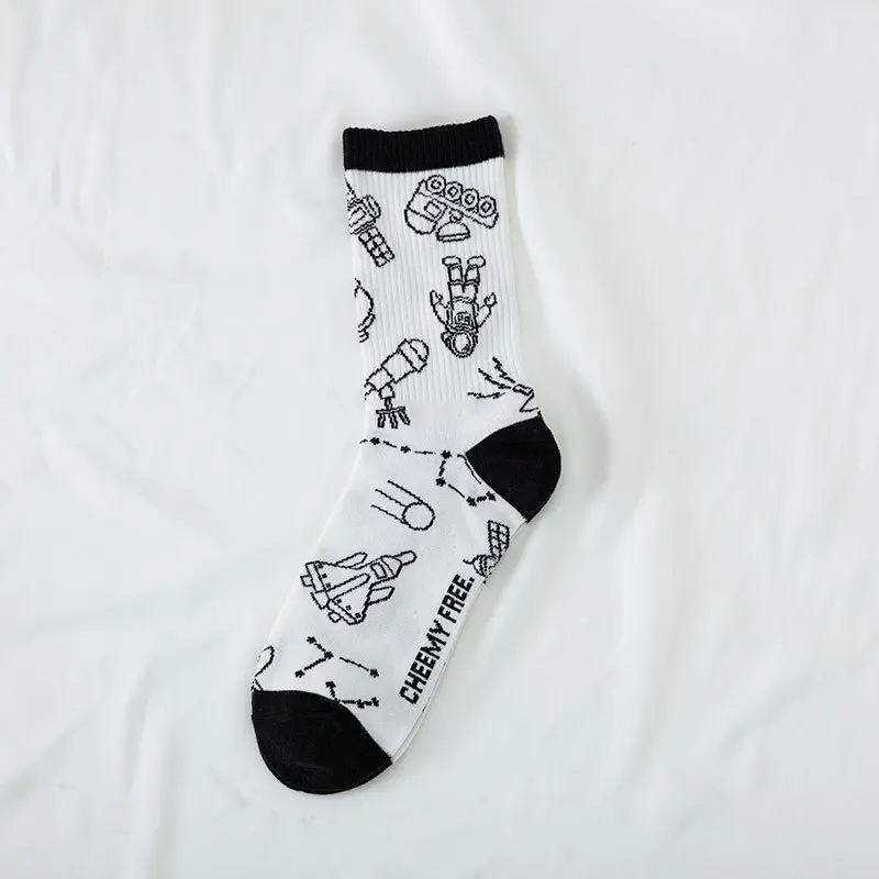 

Socks Men Japanese Ins College Wind Harajuku Korean Sports Deodorant Female Couple Stockings High-top Women's Socks Tide Socks