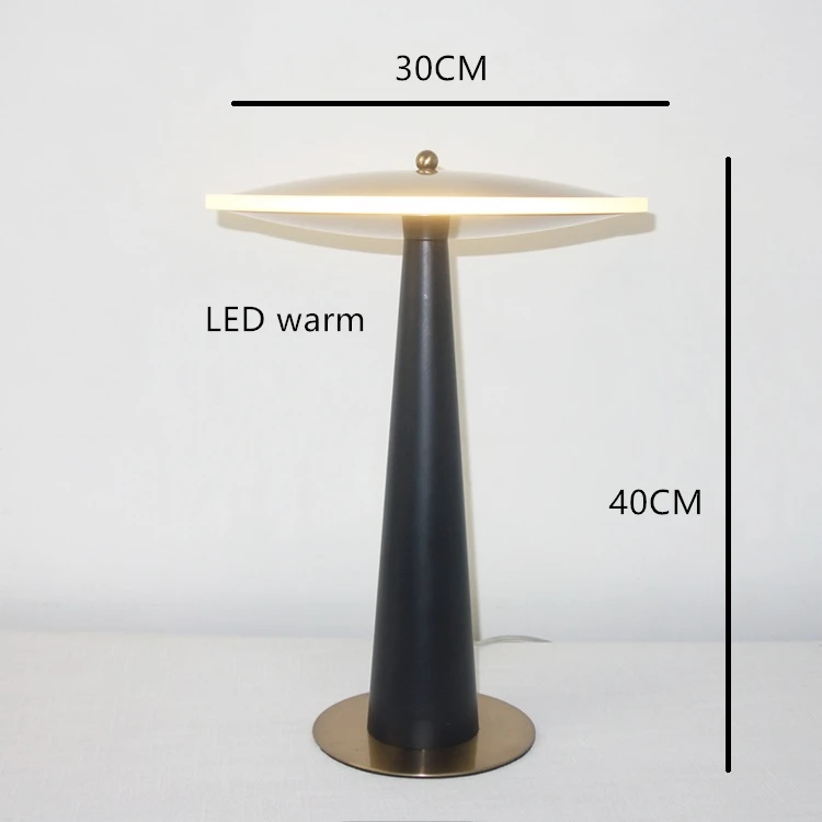 Светодиодная настольная лампа Современная Золотая светодиодный настольный