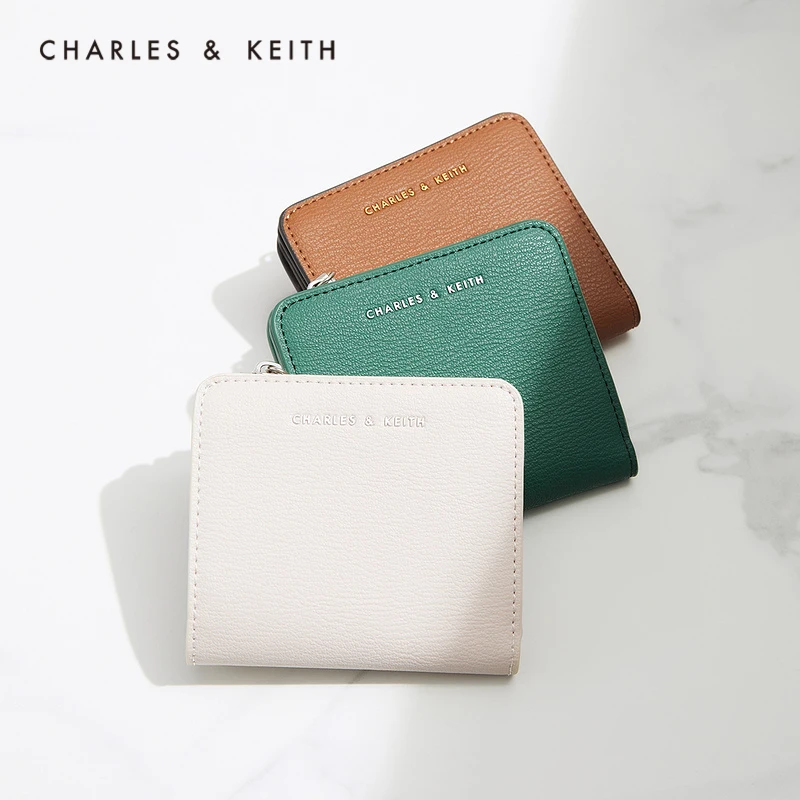 

CHARLES＆KEITHНовинка на летом 2021CK6-50770498-1 Женский короткий кошелек с тиснением