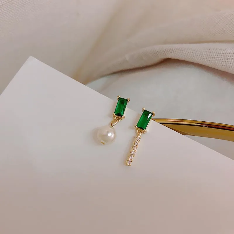 

New Fashionable Delicate Crystal Pendant Earrings Green Crystal Pearl Temperament Elegant Earrings Simple Female Jewelry