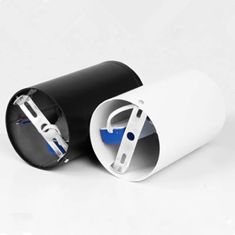 Диммируемый потолочный светильник с поверхностным креплением точечный