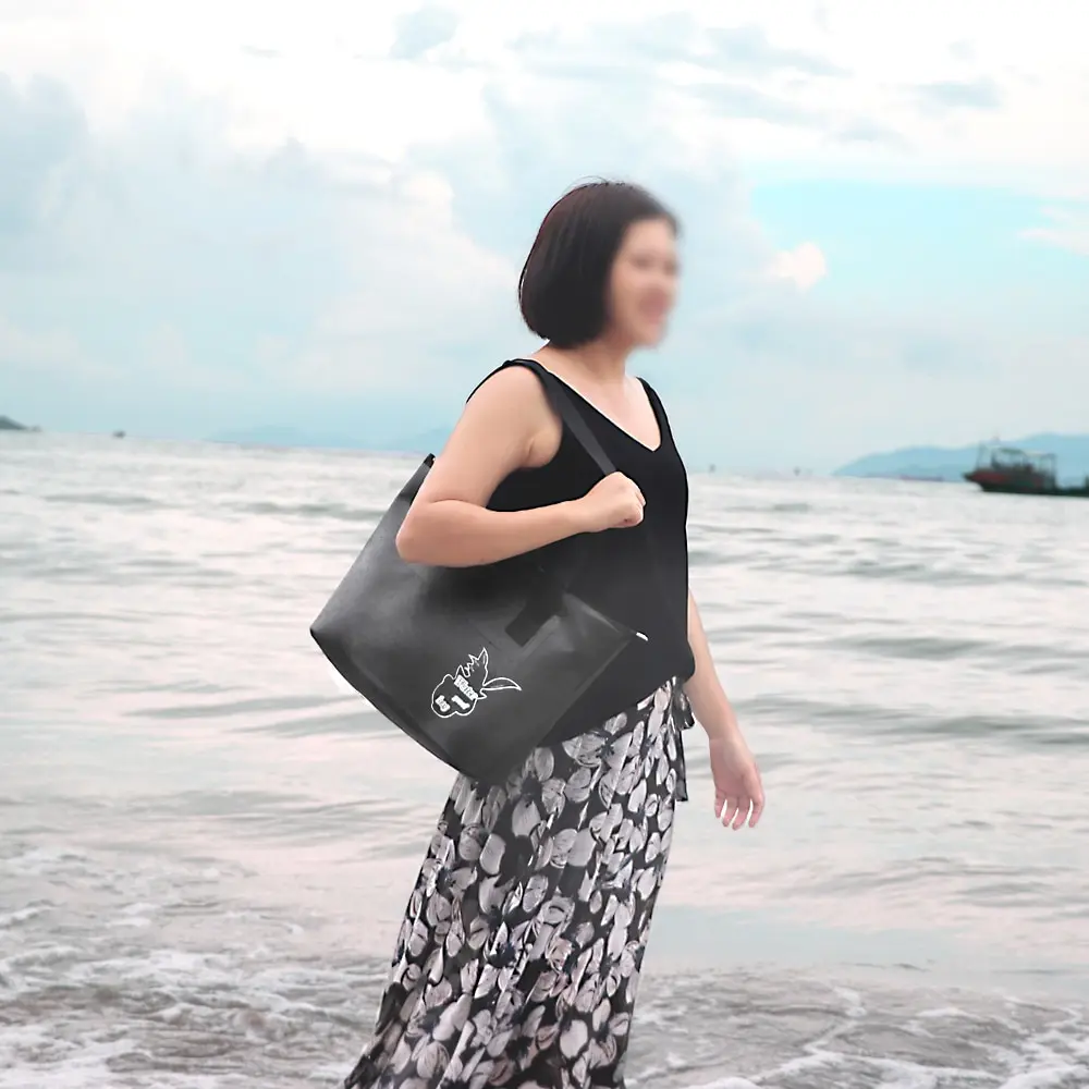 

Women's Waterproof Handbag Lightweight Shoulder Tote Bag for Gym Travel Beach Swimming Storage Package Water Sports