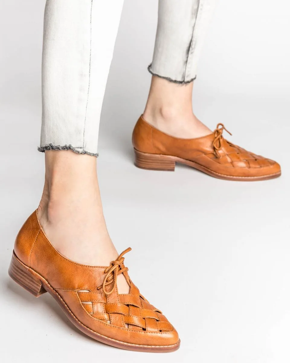 

Shoes Woman 2021 Round Toe Casual Female Sneakers Flats Low Heels New Summer Cross Dress Solid Rubber PU Lace-Up Leisure Basic