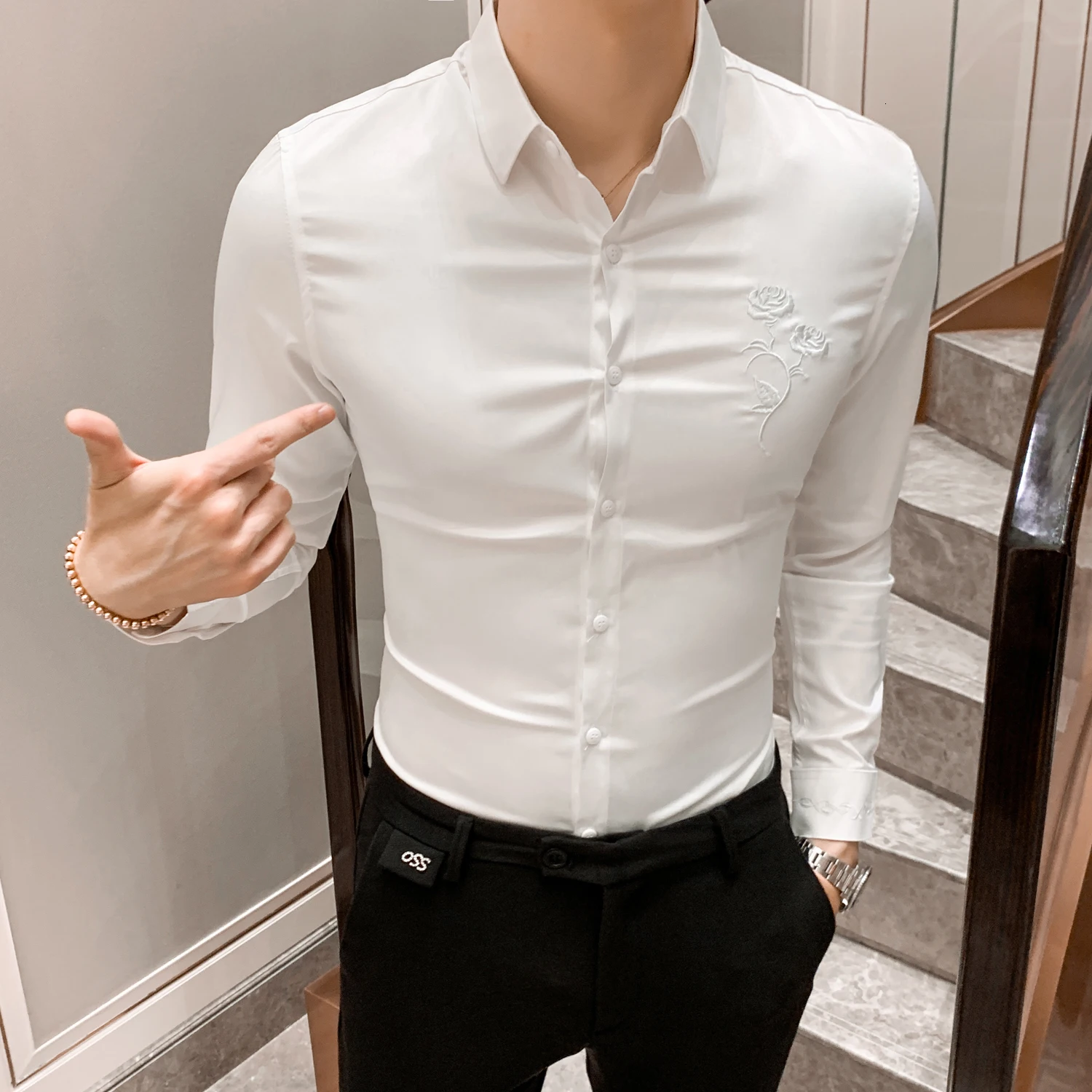 Мужская рубашка с вышивкой приталенная длинным рукавом в Корейском стиле весна