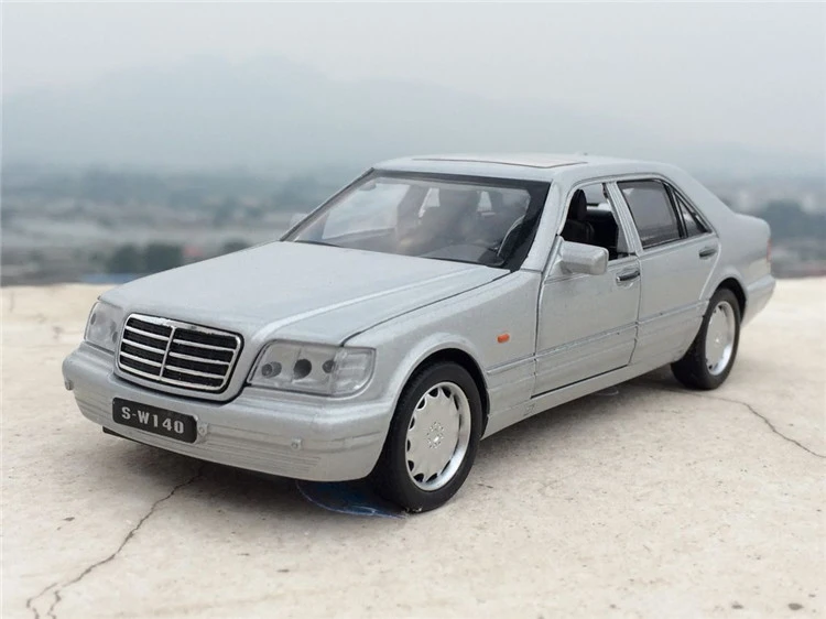 Модель литая автомобиля 1:32 W140 из сплава демонстрационная игрушка со звуком и