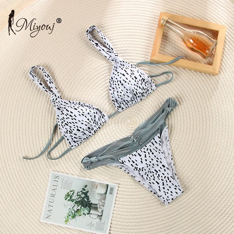 Miyouj с высокой горловиной купальник бикини цветами выдалбливают Купальник женский крест накрест Feminino 2019