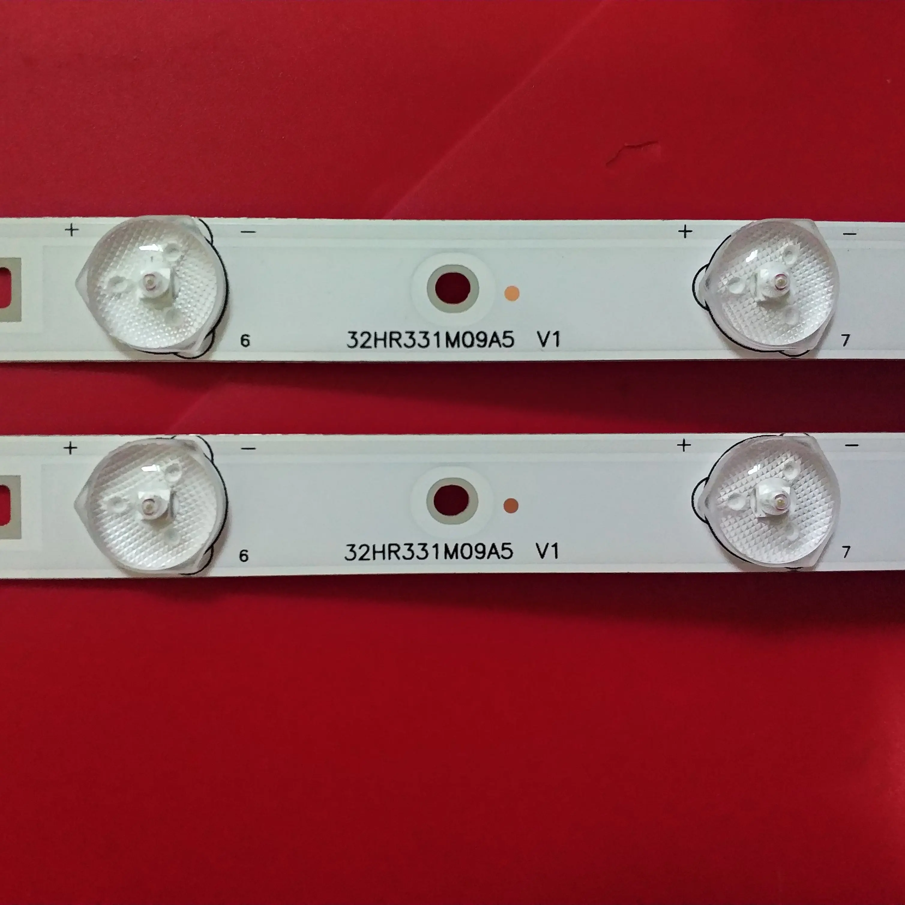 1 комплект = 2 шт. D32TS7202 32HR331M09A5 Led backilght 32HR331M09A5 V1 Светодиодная лента 1 шт. = 580 мм 9Led лампы