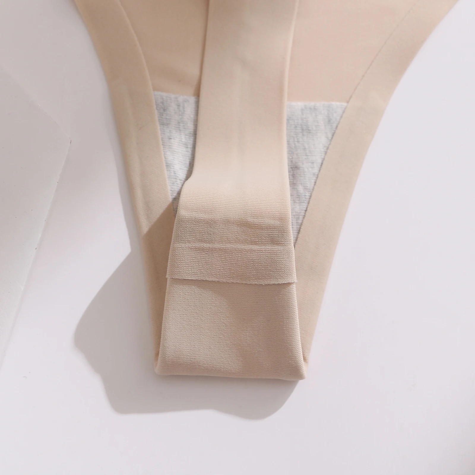 

TrowBridge Sexy Seamless Thong Panties Sport Women's Lingerie Hot Sale G-Strings Flexible Thongs Satin Silk Underwear Underpants