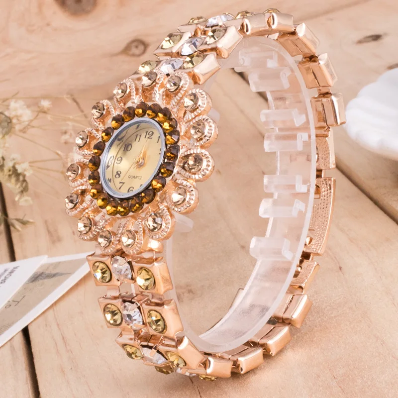 

Fashion trend high-quality women's watch 100% live shooting Stick drill ladies student watch water drill retro bracelet watches
