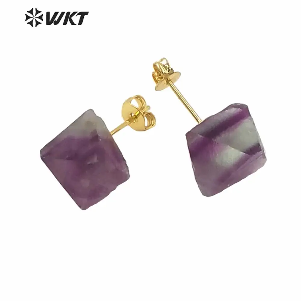 Женские флюоритовые серьги гвоздики с натуральным радужным камнем зеленым