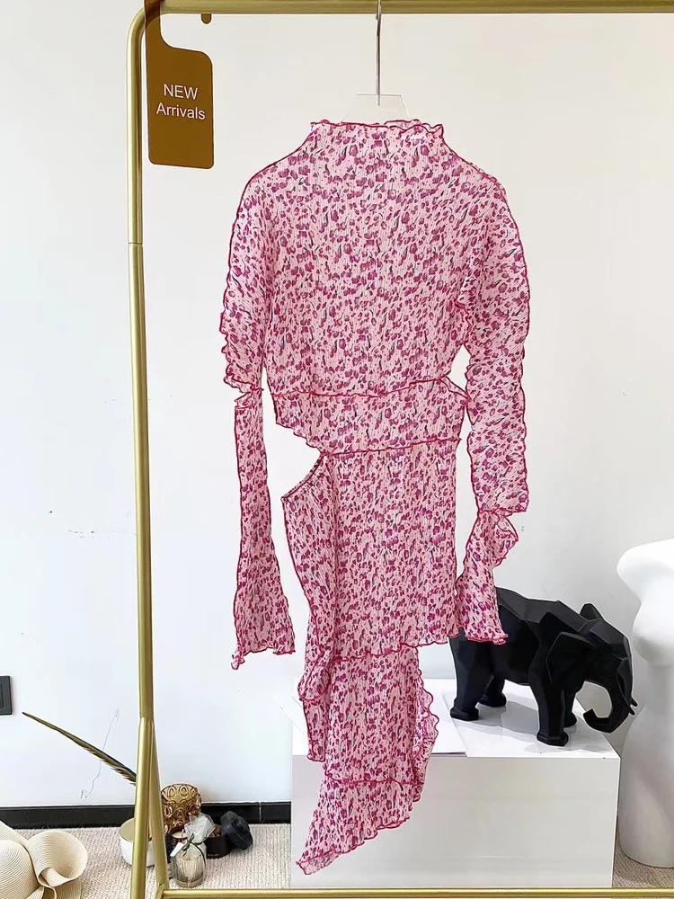 

Streetwear Pink Floral Print Pleated Asymmetric Trumpet Sleeve Hollow Stitching Dress Women Summer 2021 New Vintage Design