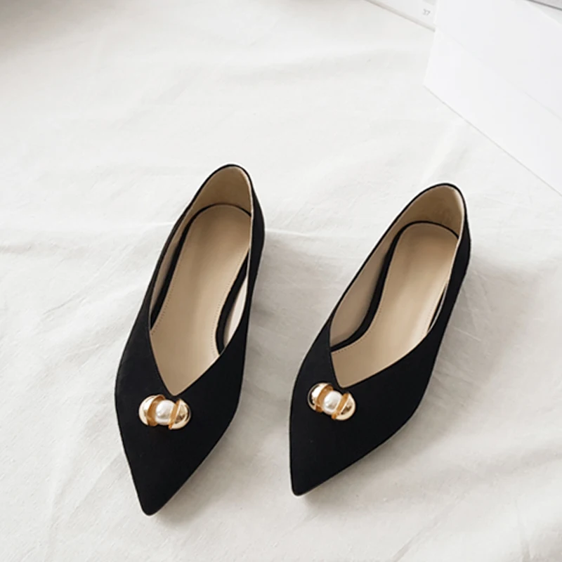 

Pointed Leather Women Flat Shoes Shallow Set Foot Shoes Ladies Size 33-46 Black 2020 Autumn and Winter