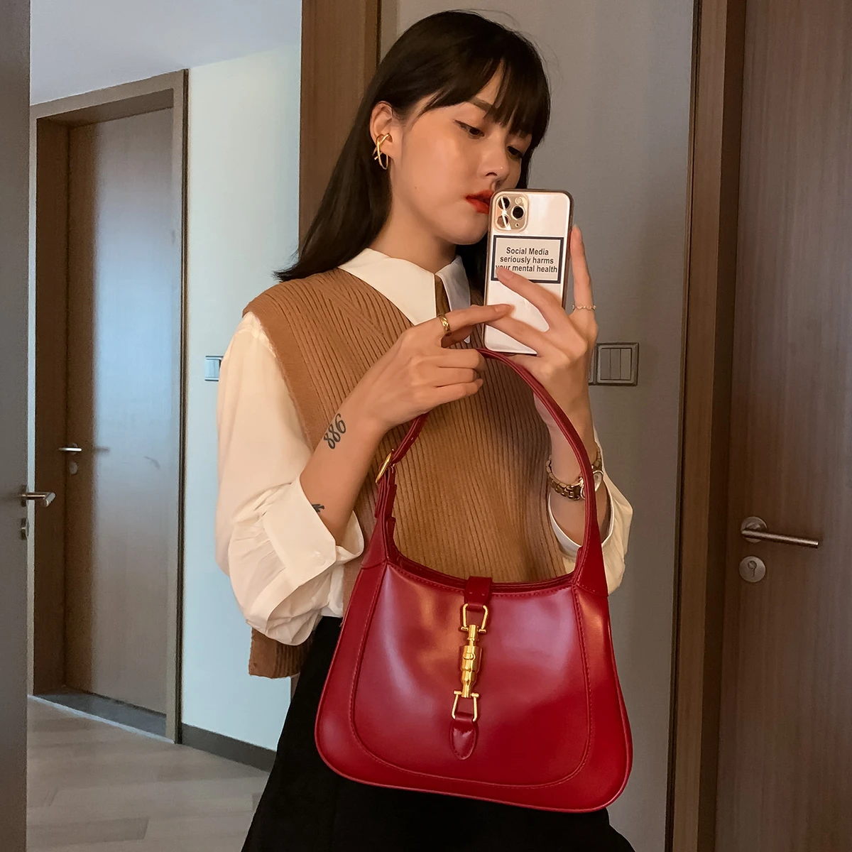 

High sense handbag 2021 new tide women's bag Joker temperament armpit bag red wedding bag slung shoulder bag
