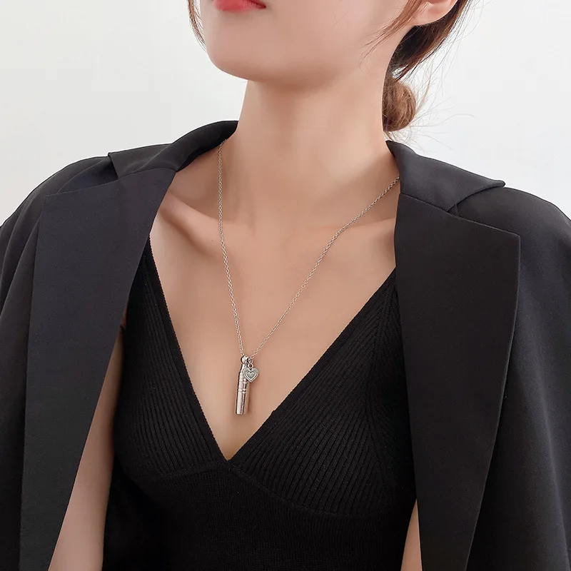 

Fashion simple hip-hop titanium steel necklace men and women whistle pendant wild student couple jewelry hot sale