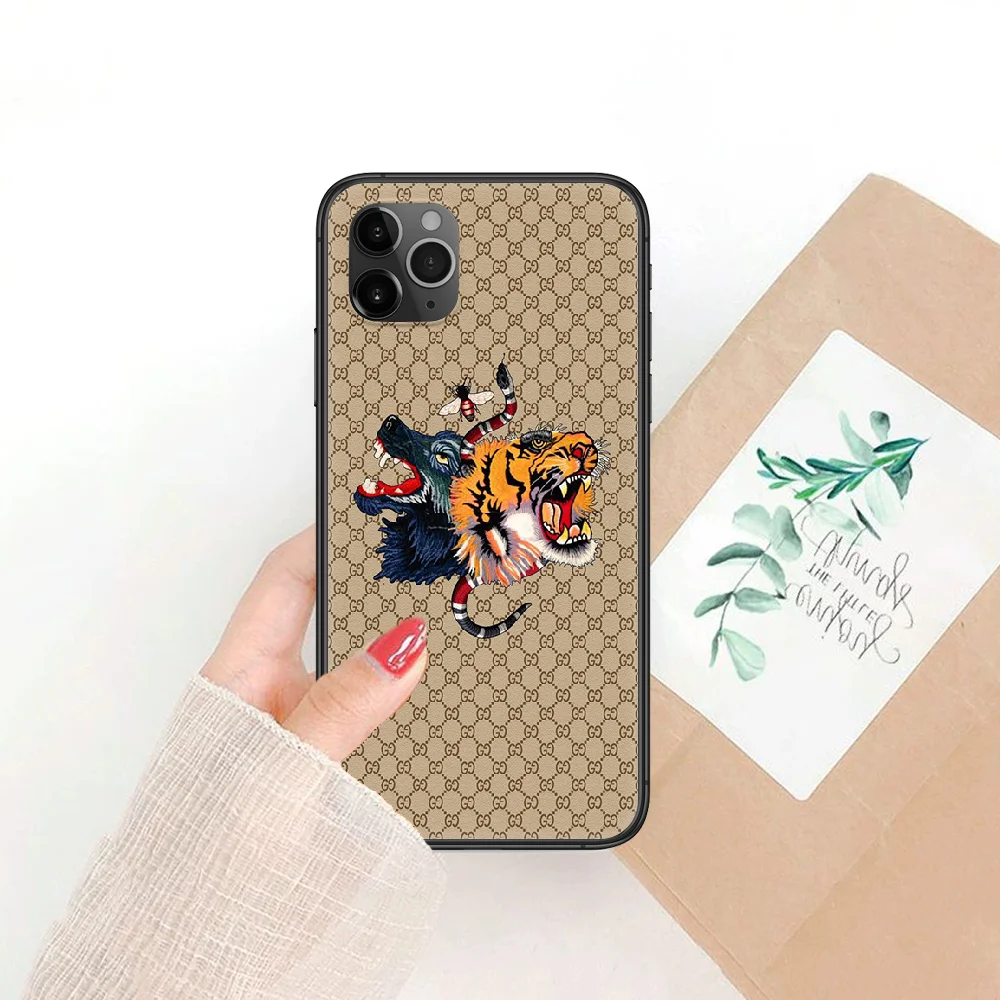 

Luxury Brand Ltalian Fashion Phone Case Cover Hull For iphone 5 5s se 2 6 6s 7 8 12 mini plus X XS XR 11 PRO MAX black art coque