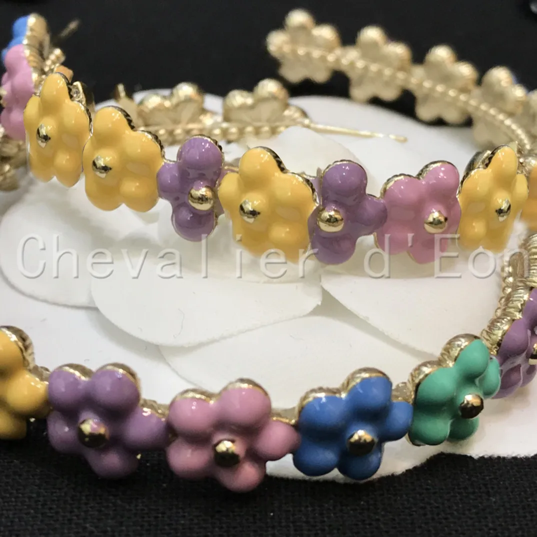 

Chevalier d'Eon New Flower Circle Stud Earrings Fashion Gold Color Floral Hoop Earrings For Party Wedding Boho Jewelry