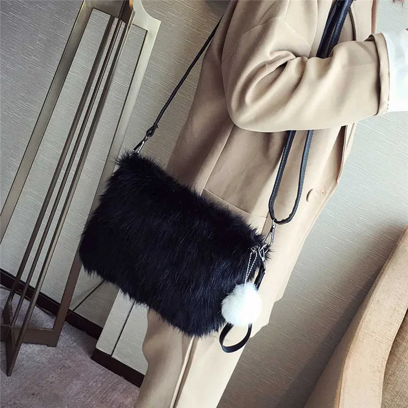 Белая сумка из искусственного меха Женская плюшевая на плечо с жемчужной