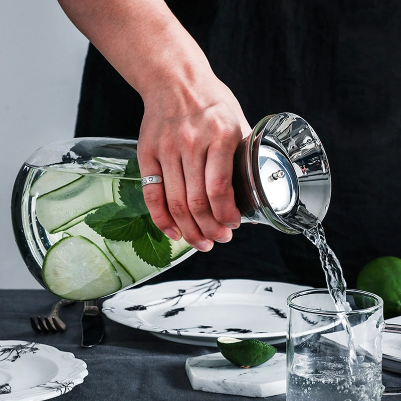 

Large Capacity Kettle Drip-Free Glass Pitcher with Lid High Temperature Resistant Household Ice Tea Jar Cold Water Jug