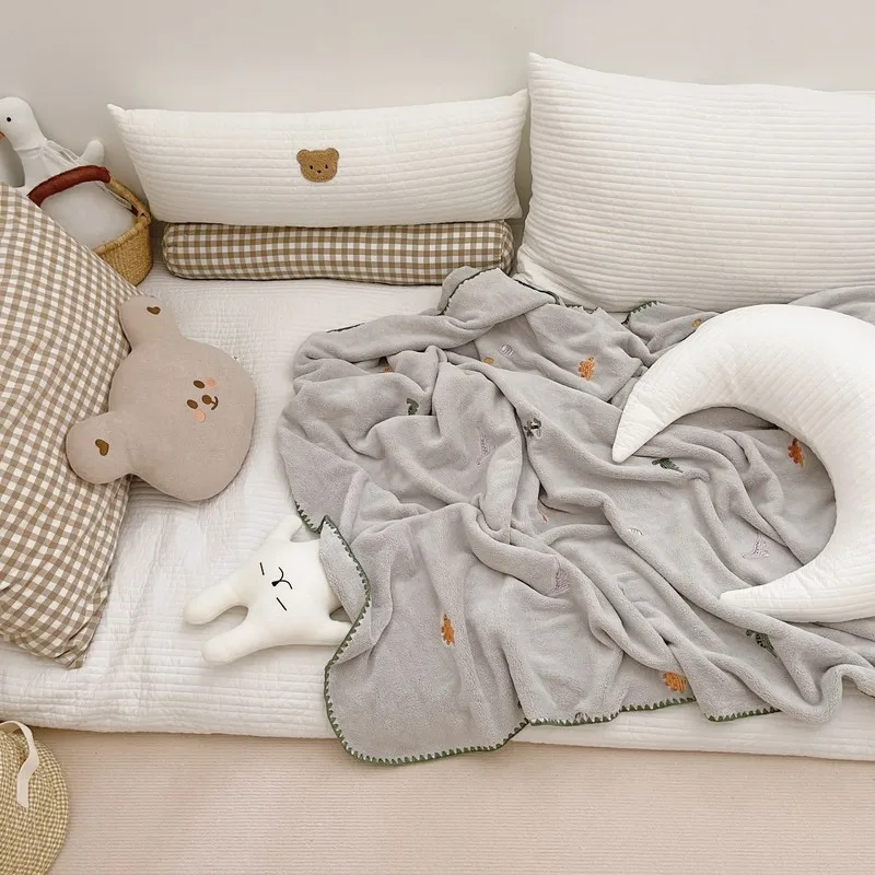 

Korean Children's Baby Stroller Blanket Soft Kindergarten Nap Air Conditioning Quilt Swaddling Infant Warm Bedding Cute Dinosaur