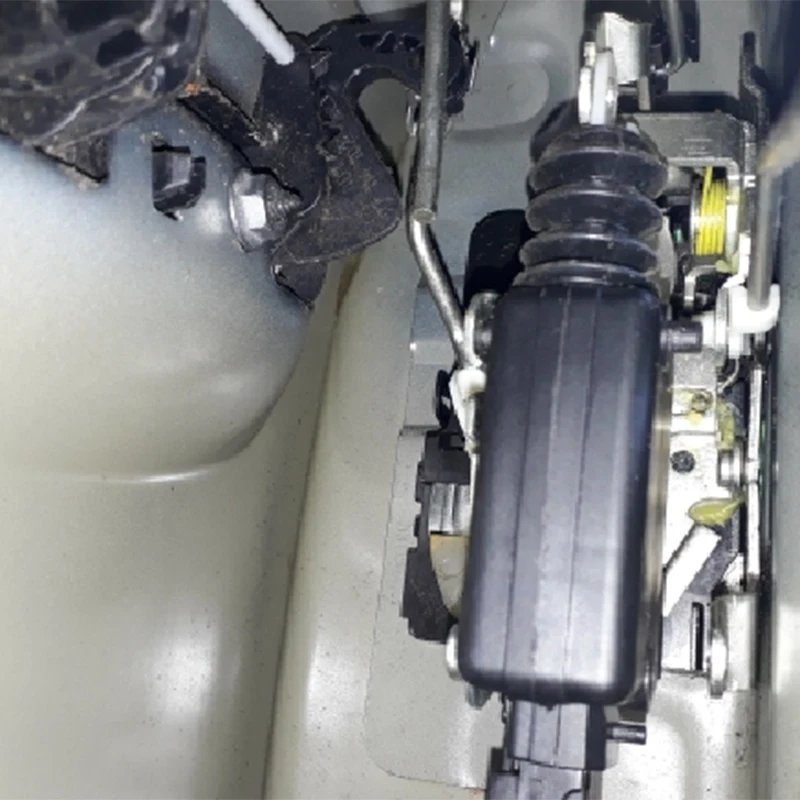 

Door Lock Actuator Front Left Front Right Side Version 2 Pins 7702127213 for Renault Car Accessory Car Styling