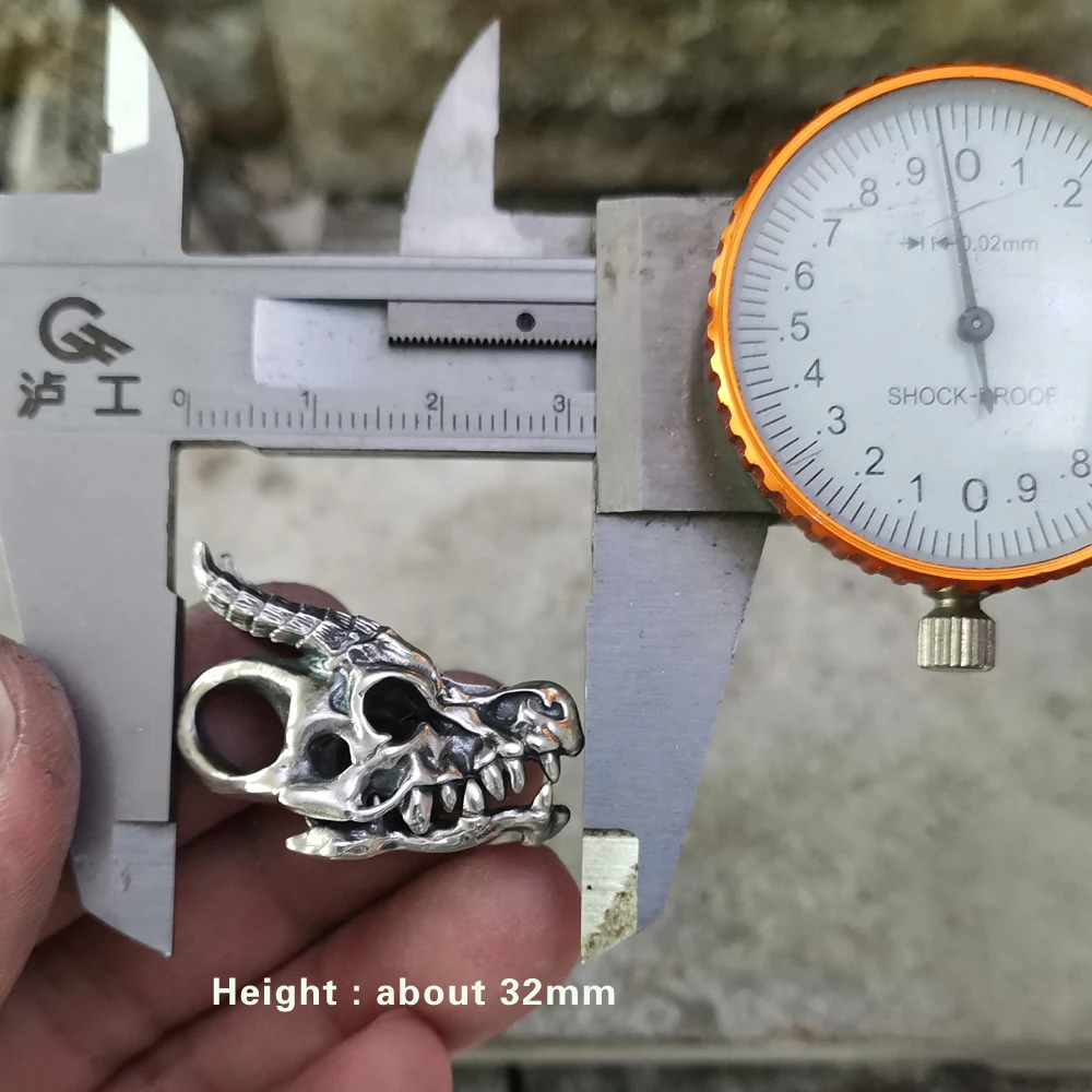 Подвеска в виде дракона черепа желтовато серебряная фотосессия TA51|Подвески| |