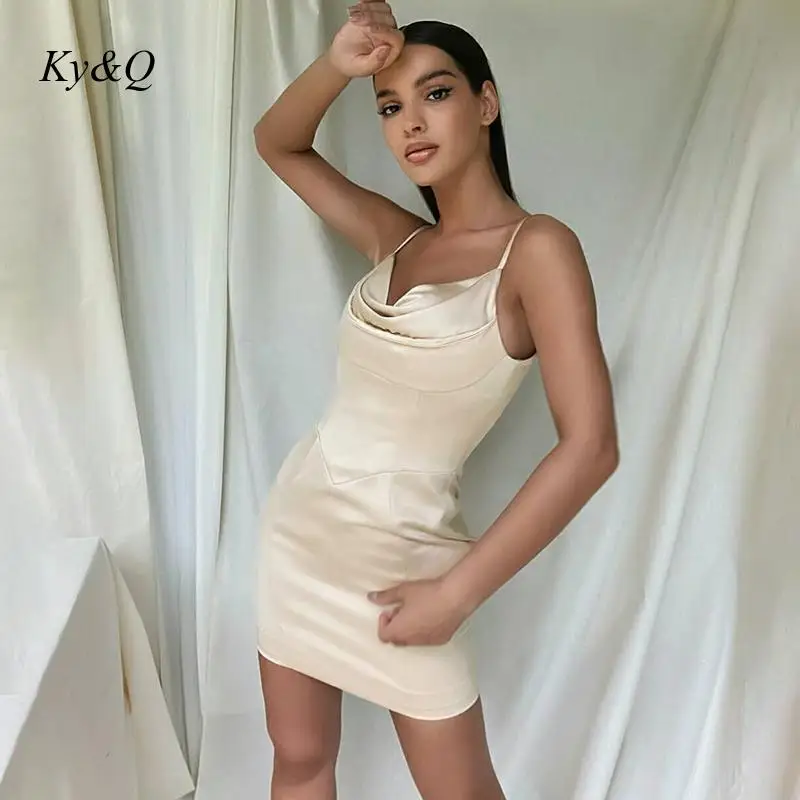 Атласное мини-платье цвета шампанского на бретелях для ночного клуба вечерние