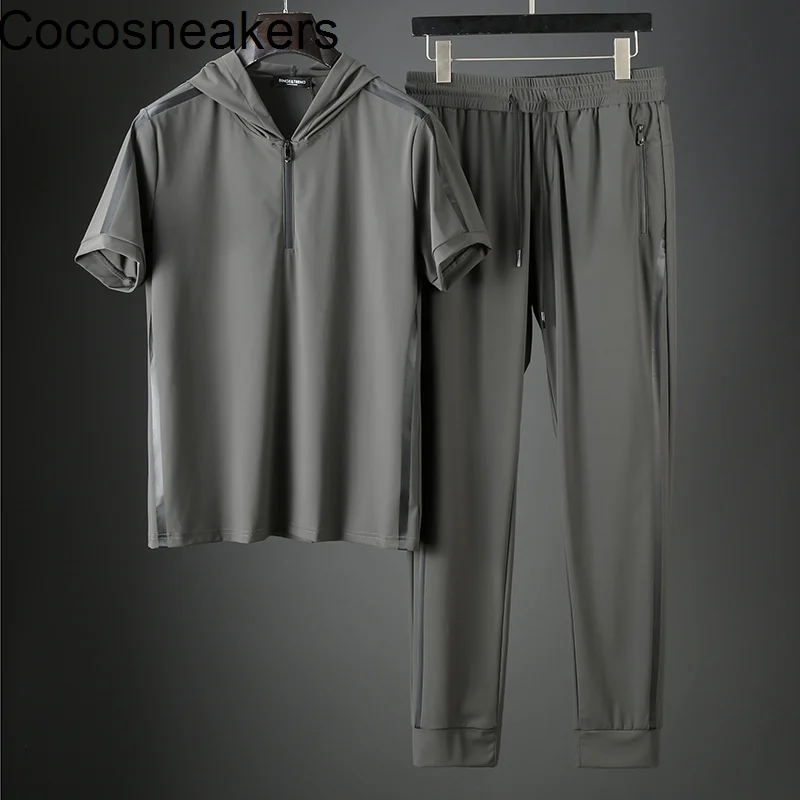 

New 2021 summer lightweight two-piece set high-end traceless adhesive design men's casual half zipper hooded sportswear