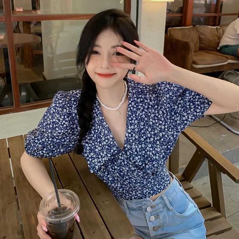 

COIGARSAM Vintage Floral Print Shirt Womens tops New Summer Turn-down Collar High Waist Women shirts Navy Blue 195