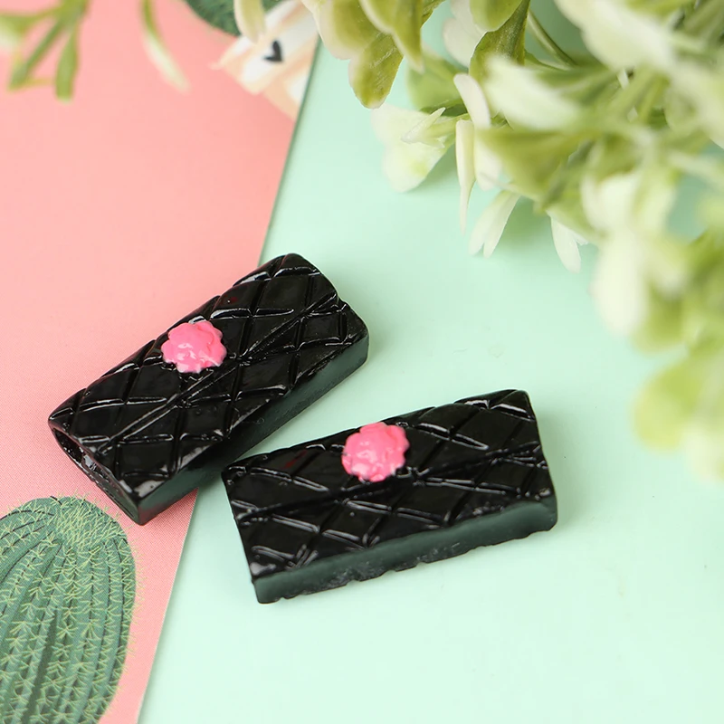 

10Pcs/Lot 1:12 Simulation Leather bag Mini handbag Resin Miniature Kid Play Toys DIY Dollhouse Decoration Wholesale 25x13mm